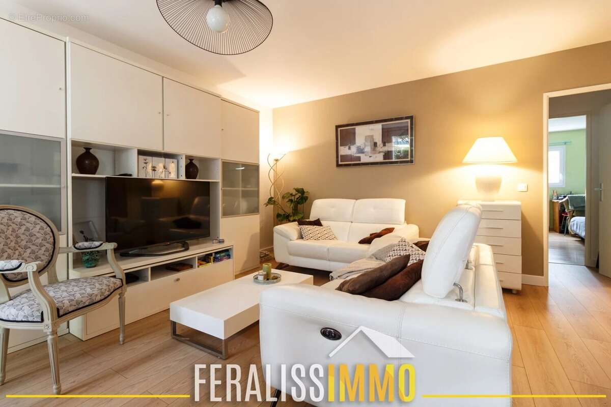 Appartement à JOUY-LE-MOUTIER