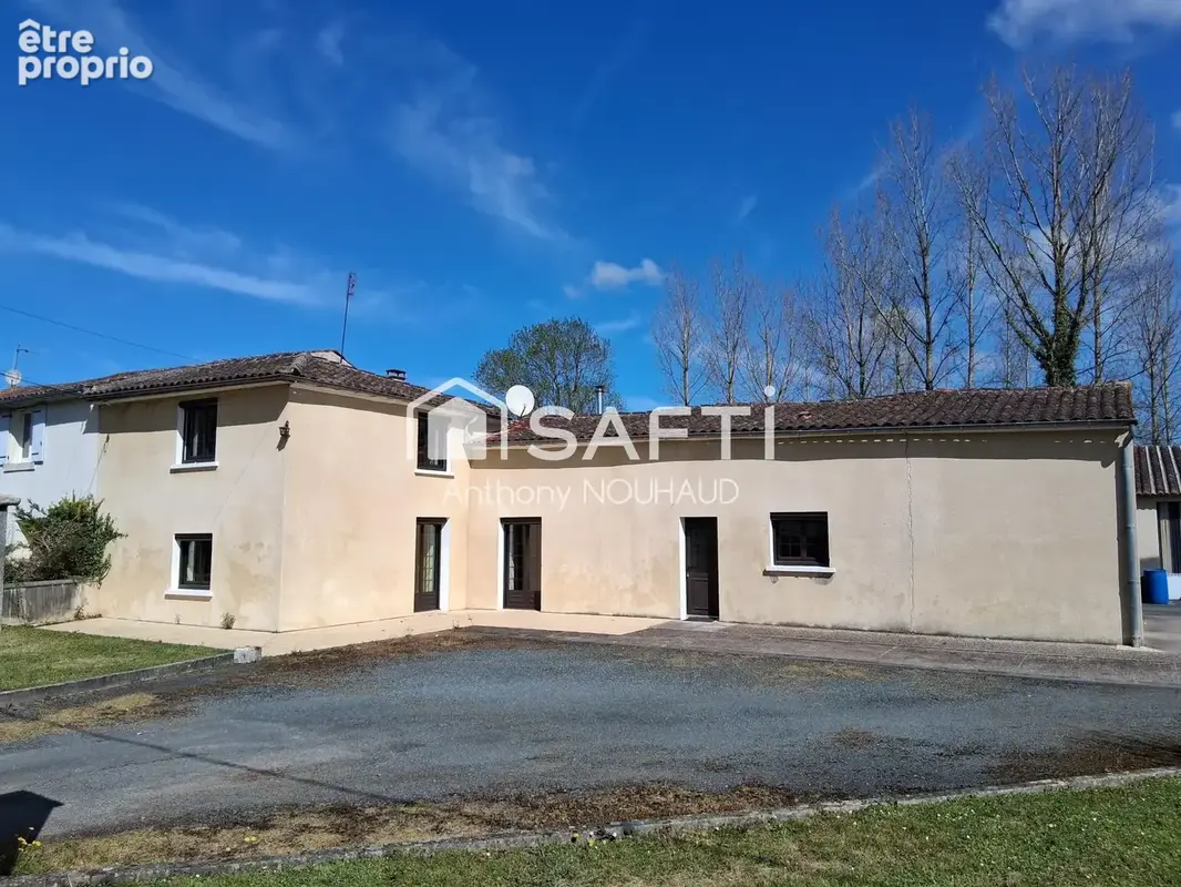 Photo 1 - Maison à GENSAC-LA-PALLUE