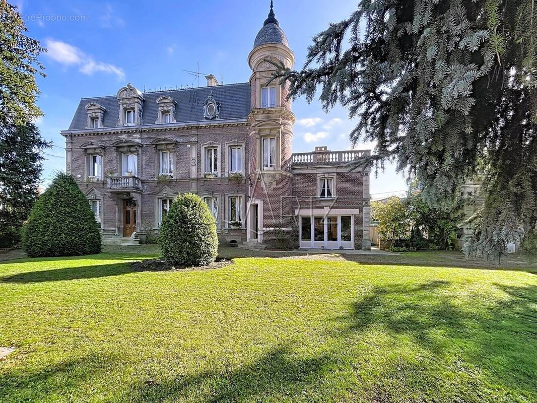 Maison à NOAILLES