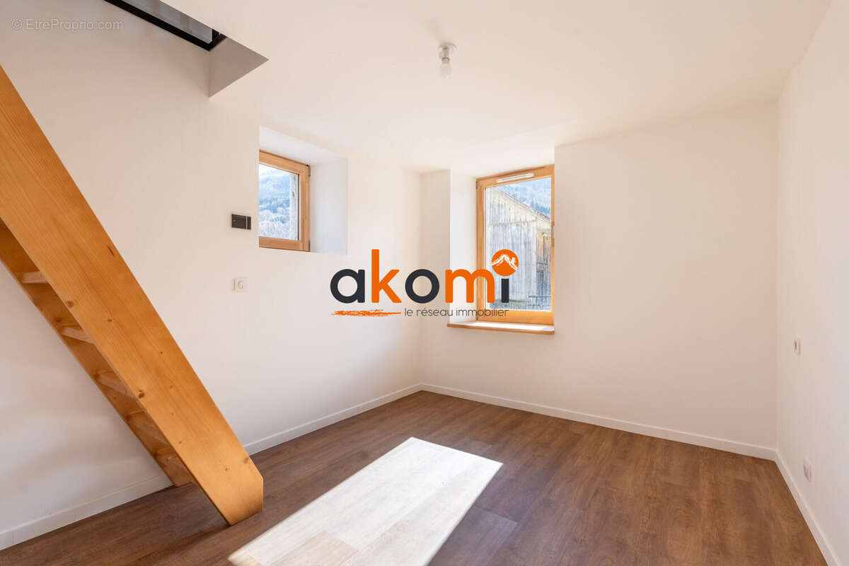 Appartement à LES VILLARDS-SUR-THONES