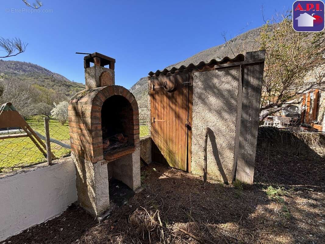 Maison à JOUCOU