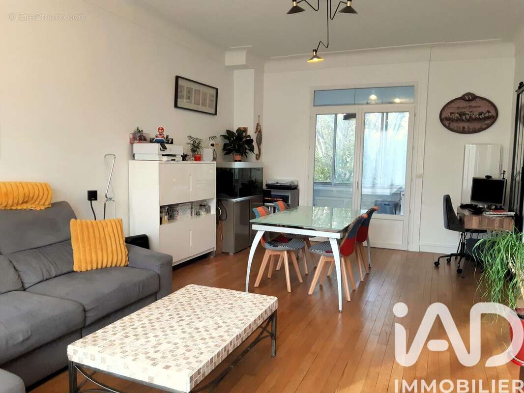 Photo 5 - Appartement à SAINTE-GENEVIEVE-DES-BOIS
