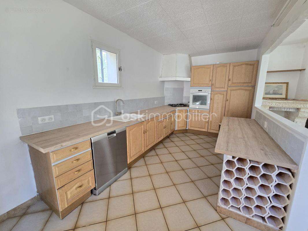 À vendre, ancien corps de ferme à Puyvert, près de Lourmarin - photo 5