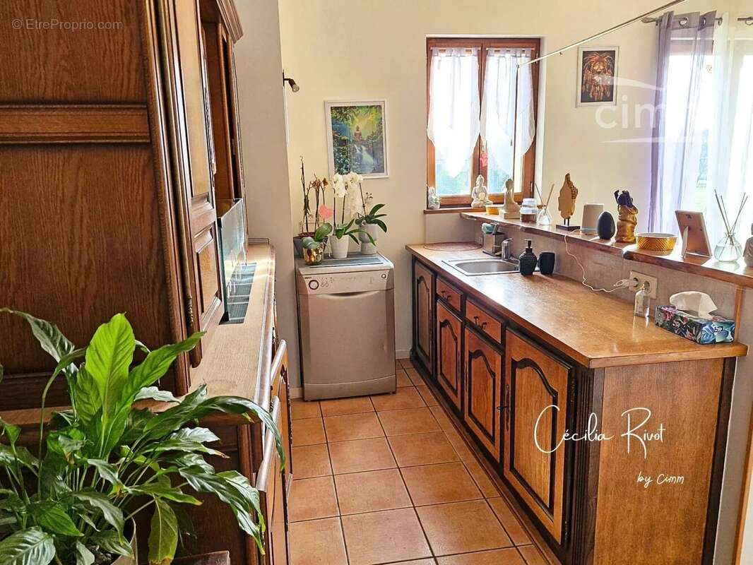 Maison à SAINT-CHRISTOLY-DE-BLAYE