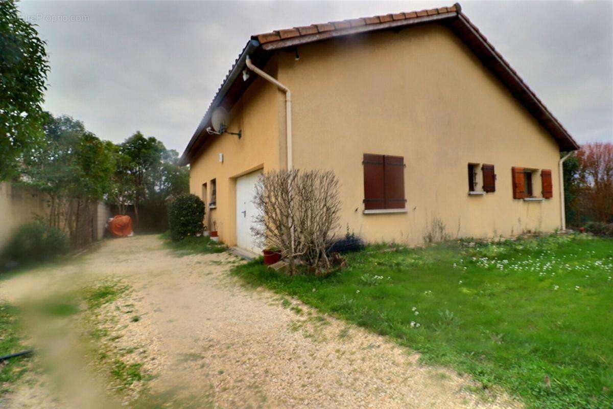 Maison à MONTELIMAR