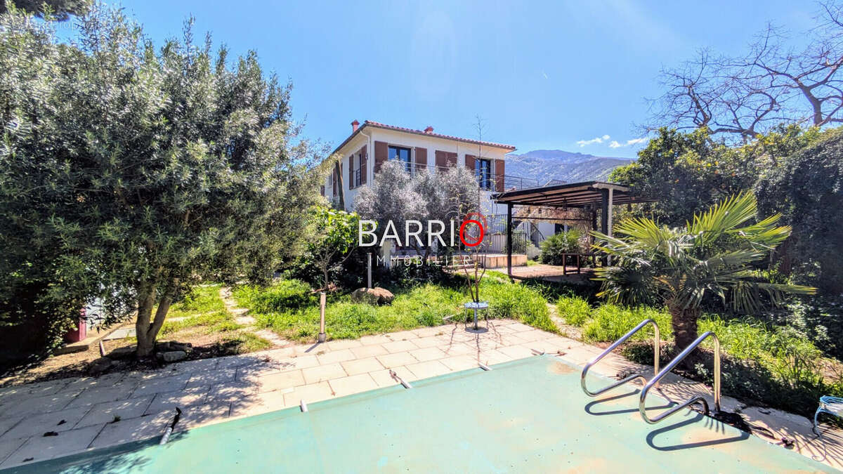 Maison à LAROQUE-DES-ALBERES