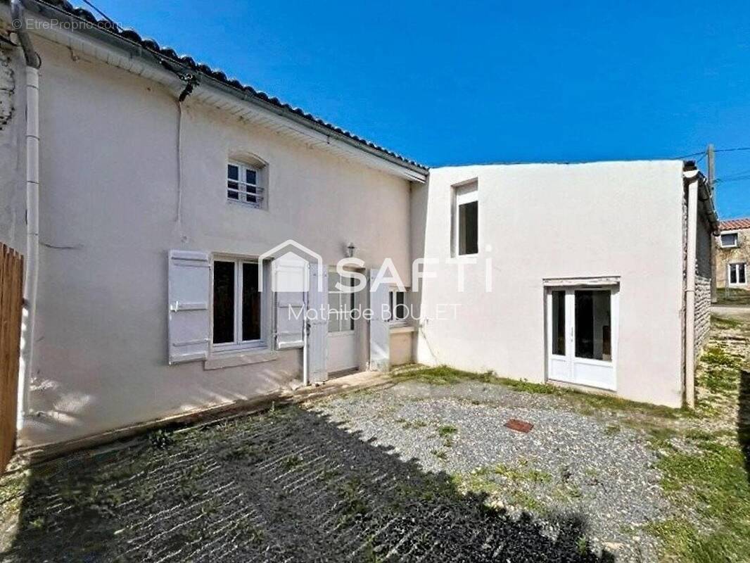 Photo 1 - Maison à SAINT-MANDE-SUR-BREDOIRE