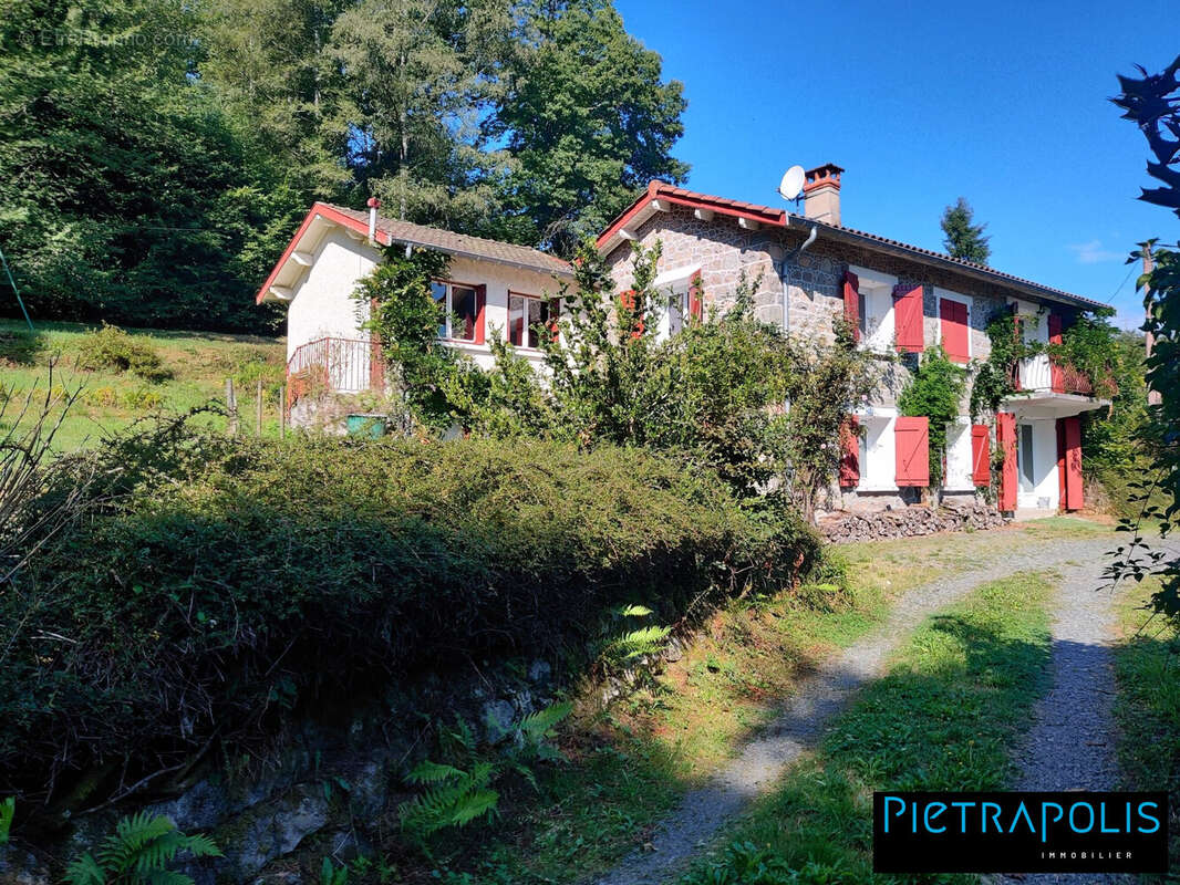 Maison à POULE-LES-ECHARMEAUX