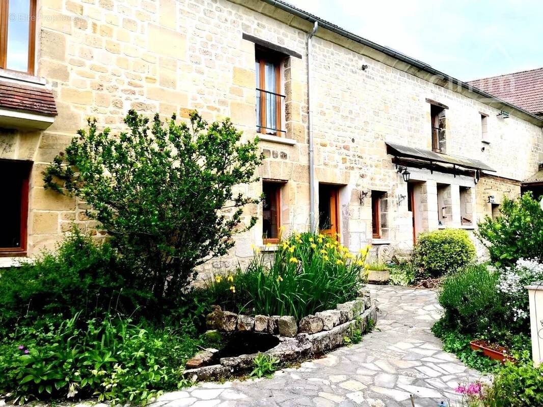 Maison à CIRES-LES-MELLO