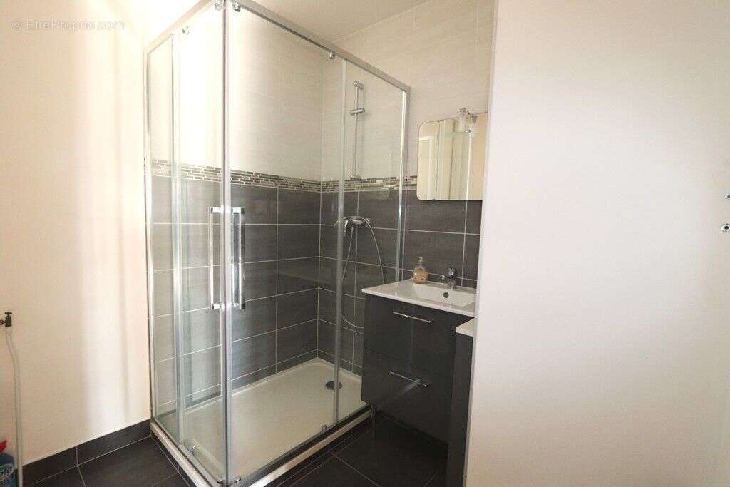 Appartement à LES PAVILLONS-SOUS-BOIS