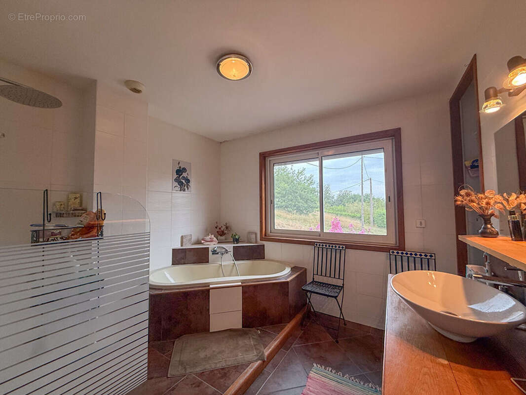 Maison à MONTESQUIEU