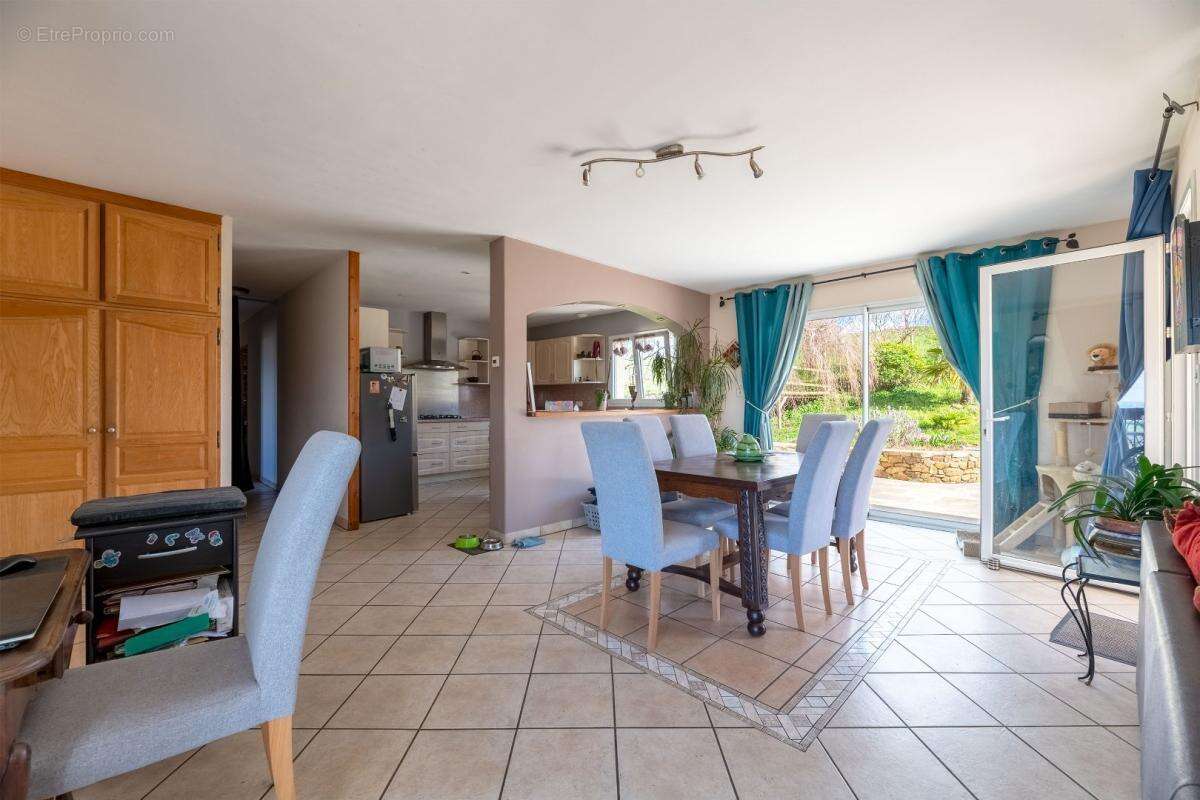 Maison à ESTAL