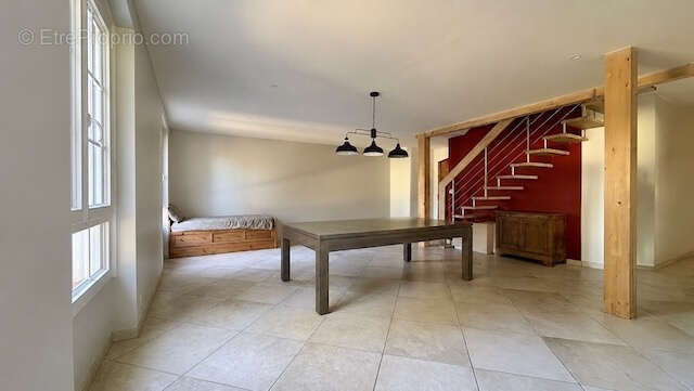 Maison familiale avec appartement et piscine sur 3020m2 de terrain - photo 5