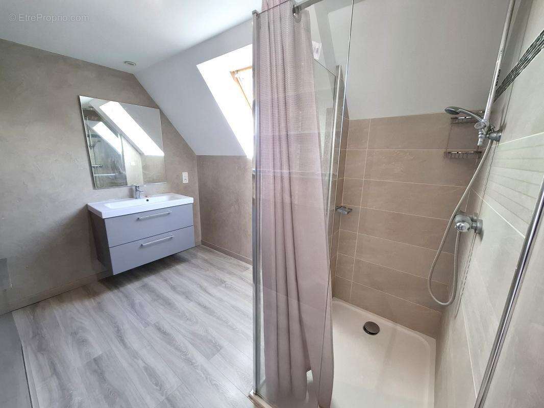 Maison à MONTIGNY-LENGRAIN