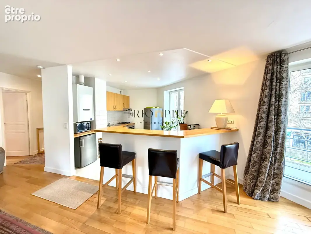 Appartement à PARIS-16E