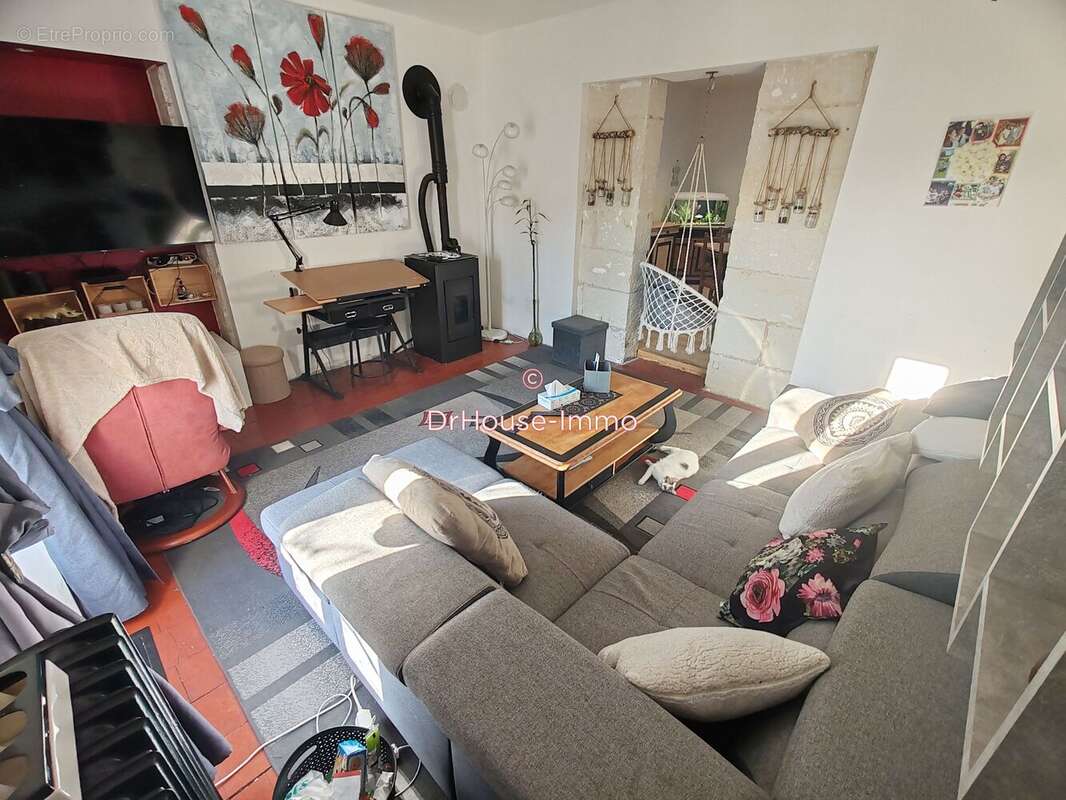 Maison 159 m² à Dange-Saint-Romain  - photo 32
