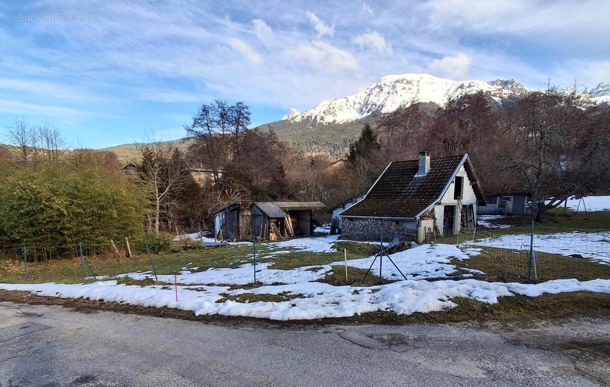 Terrain à SAINT-MARTIN-D'URIAGE