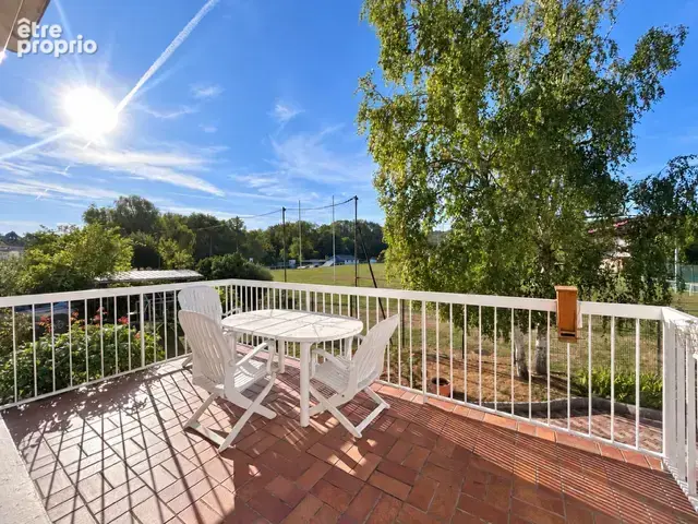 MARCOUSSIS - Maison Familiale de 6 pièces édifiée sur sous-sol total - Vue sur le stade de rugby - Bon état - photo 4