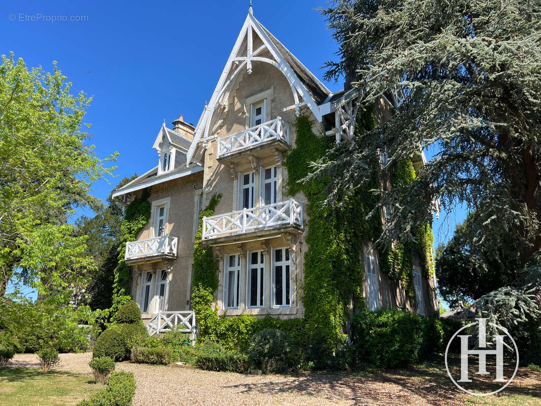 Maison à SAINT-AMAND-MONTROND