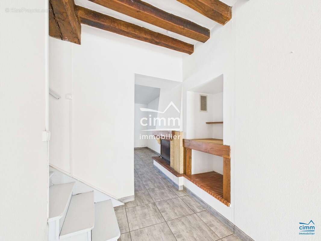 Maison à LONGUE-JUMELLES