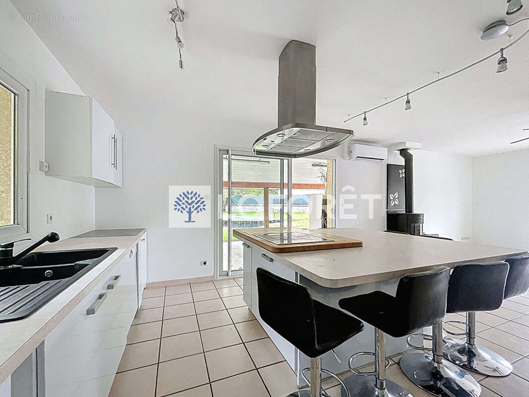 Maison à SAINT-DIDIER-DE-LA-TOUR