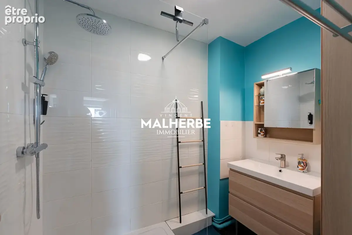 Bel appartement rénové avec balcon - photo 9