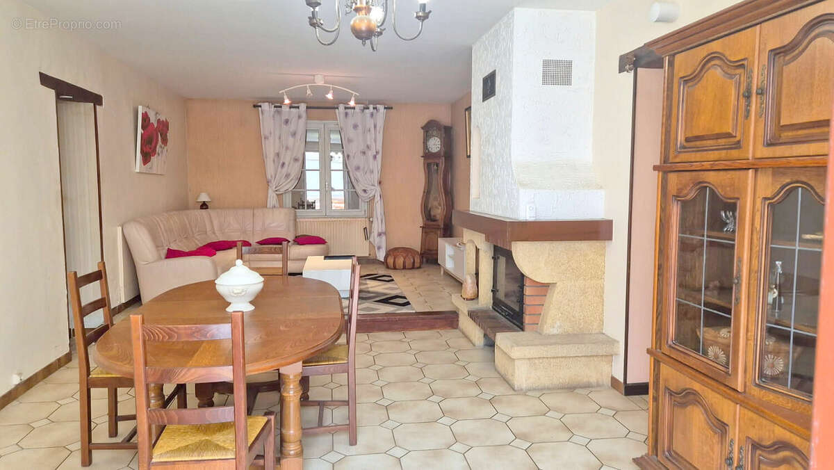 Maison à BRAGNY-SUR-SAONE