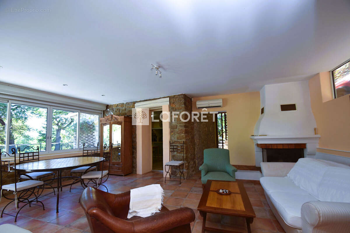 BERGERIE A FAYENCE  DANS UN HAMEAU  3+1pièce(s) 100 m2 avec 60m² de dépendances et très belle piscine - photo 16