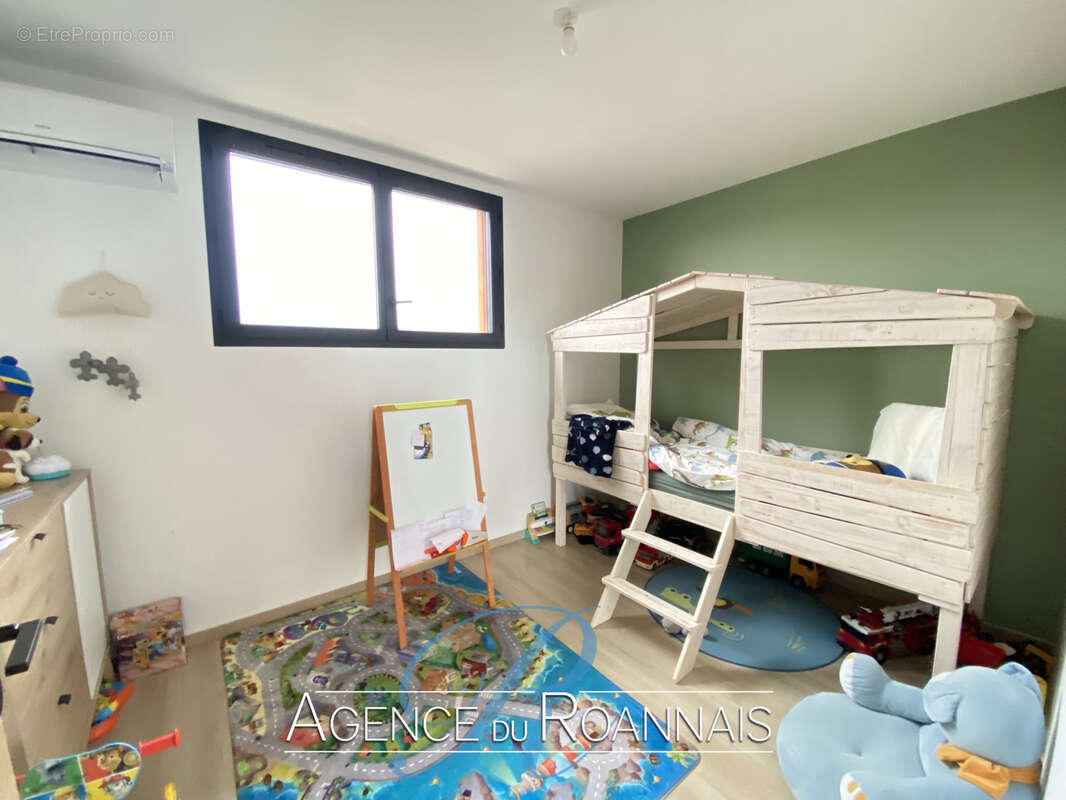 Maison à POUILLY-SOUS-CHARLIEU