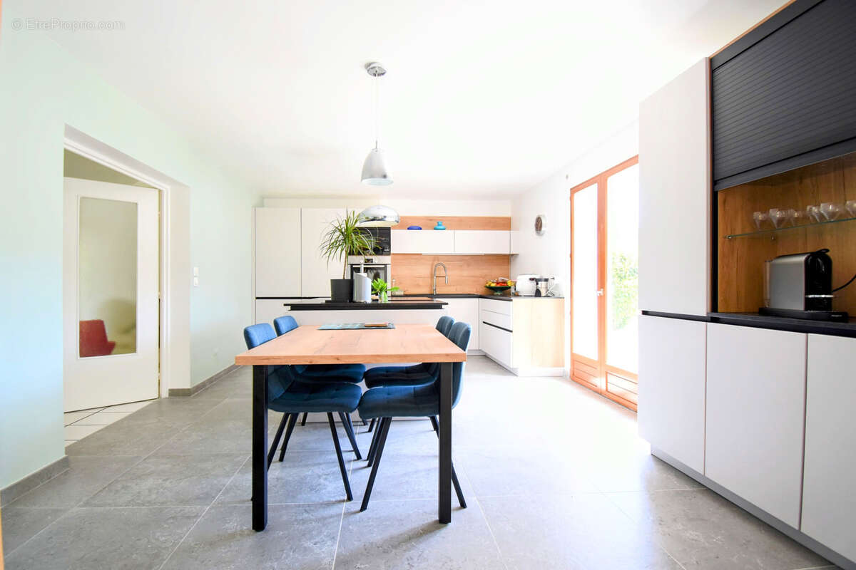 Maison à LES ESSARTS-LE-ROI