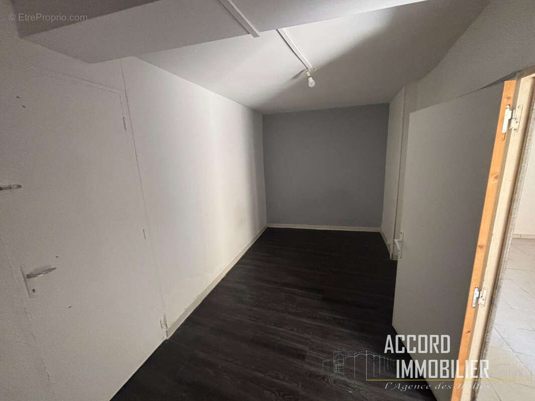 Appartement à PUISSALICON