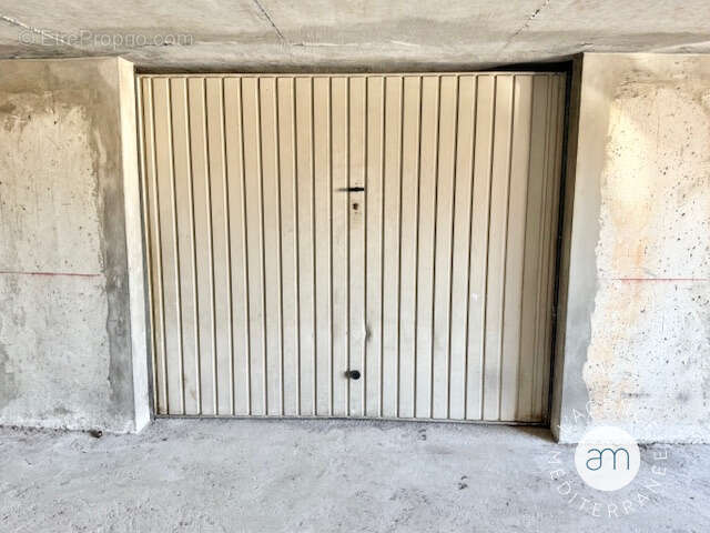 Parking à PALAVAS-LES-FLOTS