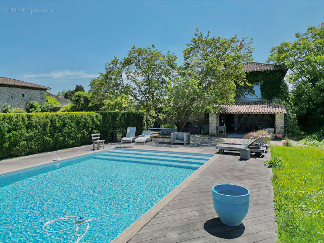 Maison à SAINT-EMILION