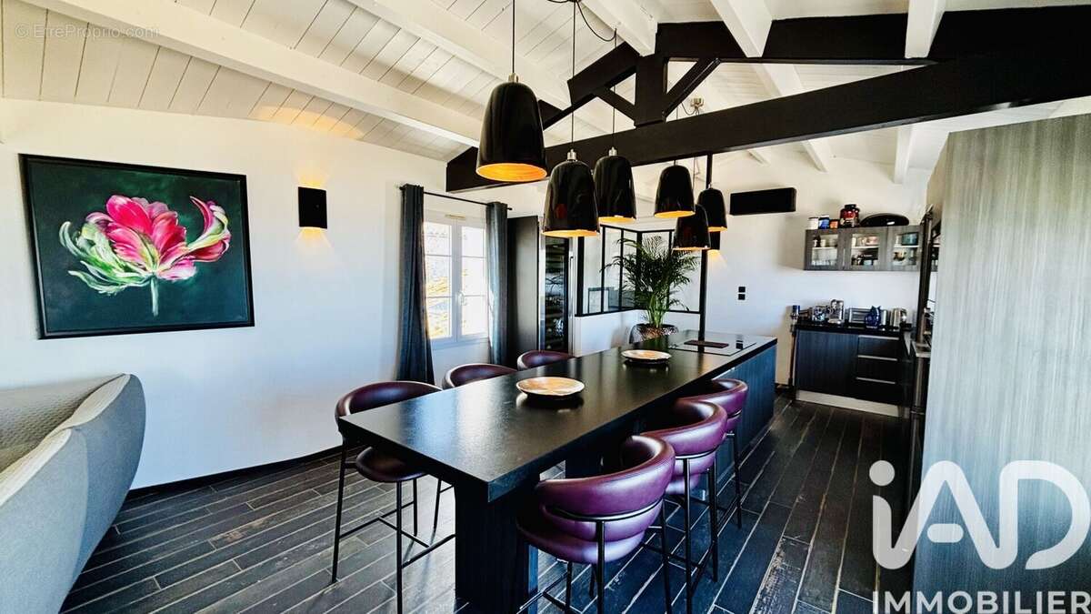 Maison 100 m² à Rivedoux-Plage  - photo 5