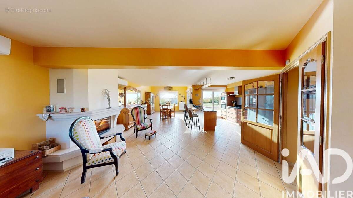 Photo 5 - Maison à LESTREM