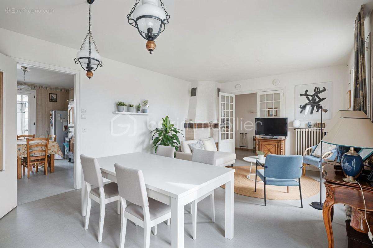 Maison à SALES
