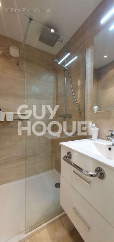 Appartement à MANDELIEU-LA-NAPOULE