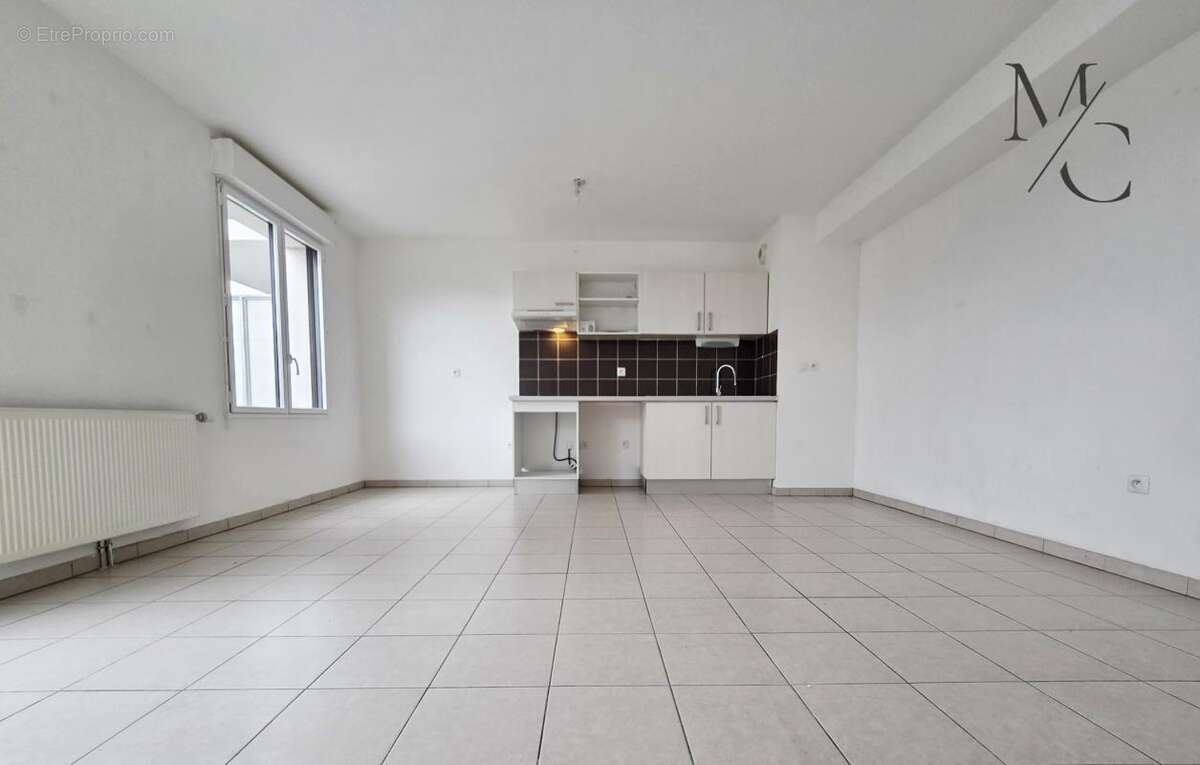 Appartement à BEAUZELLE