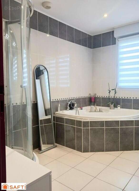 Maison 90 m² à Bainville-Aux-Miroirs  - photo 9