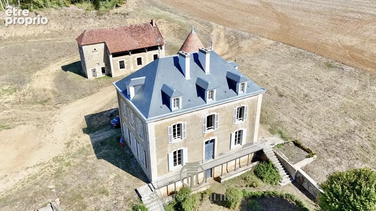 Propriété rare avec maison de maître, corps de fermé loué, tourelle et de nombreuses dépendances - photo 38