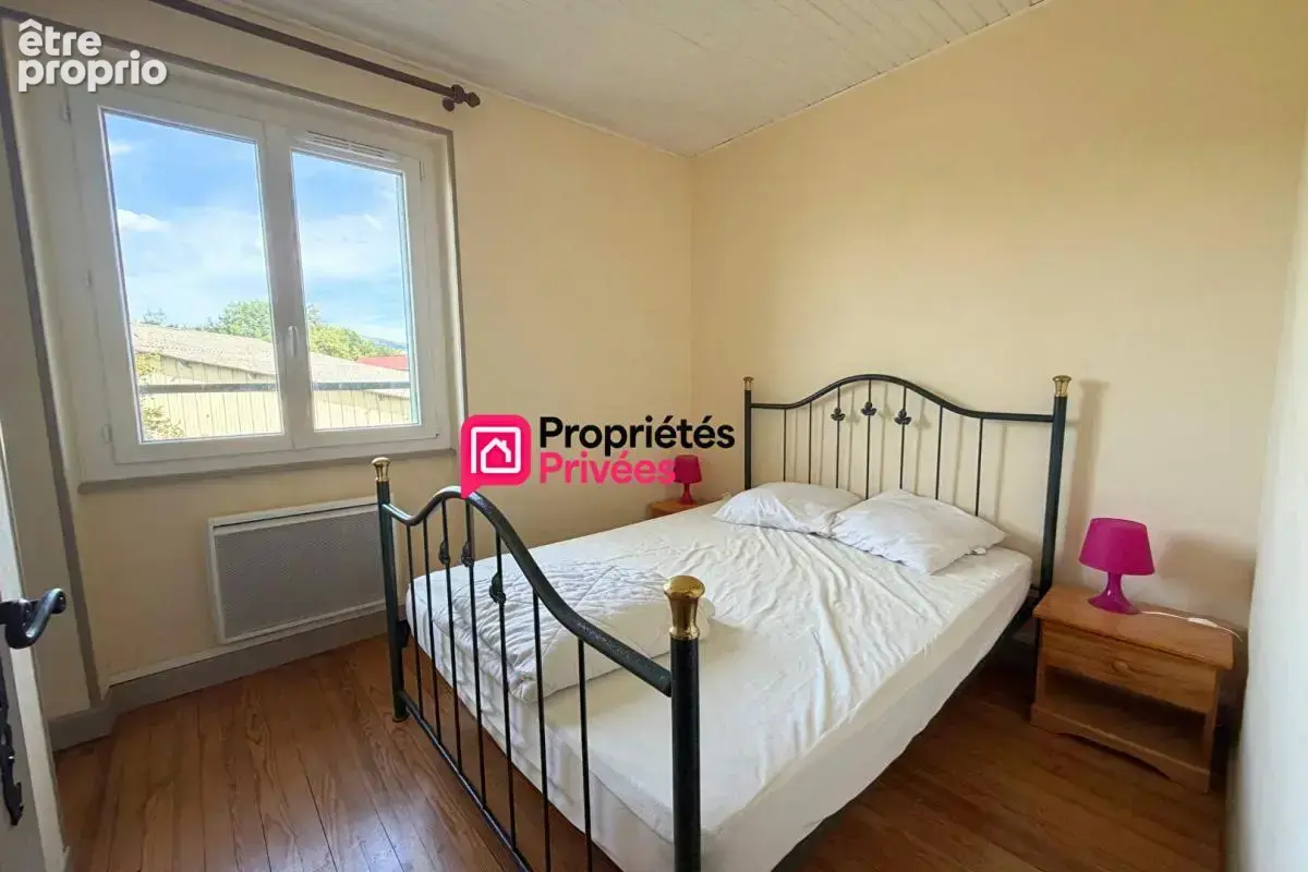 Maison T5  rénovée et Gîte T3 indépendant au coeur de Saint Ours 63230 - photo 16