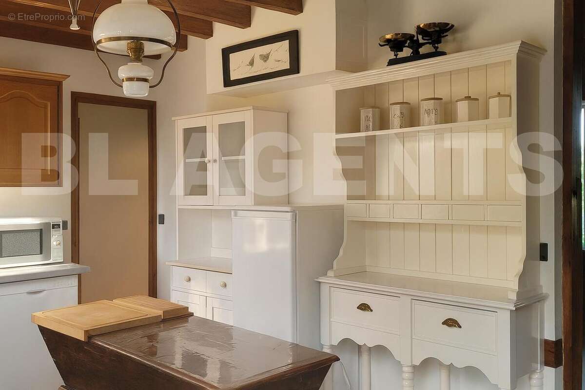 cuisine bis corrigée - Maison à BOSQUENTIN