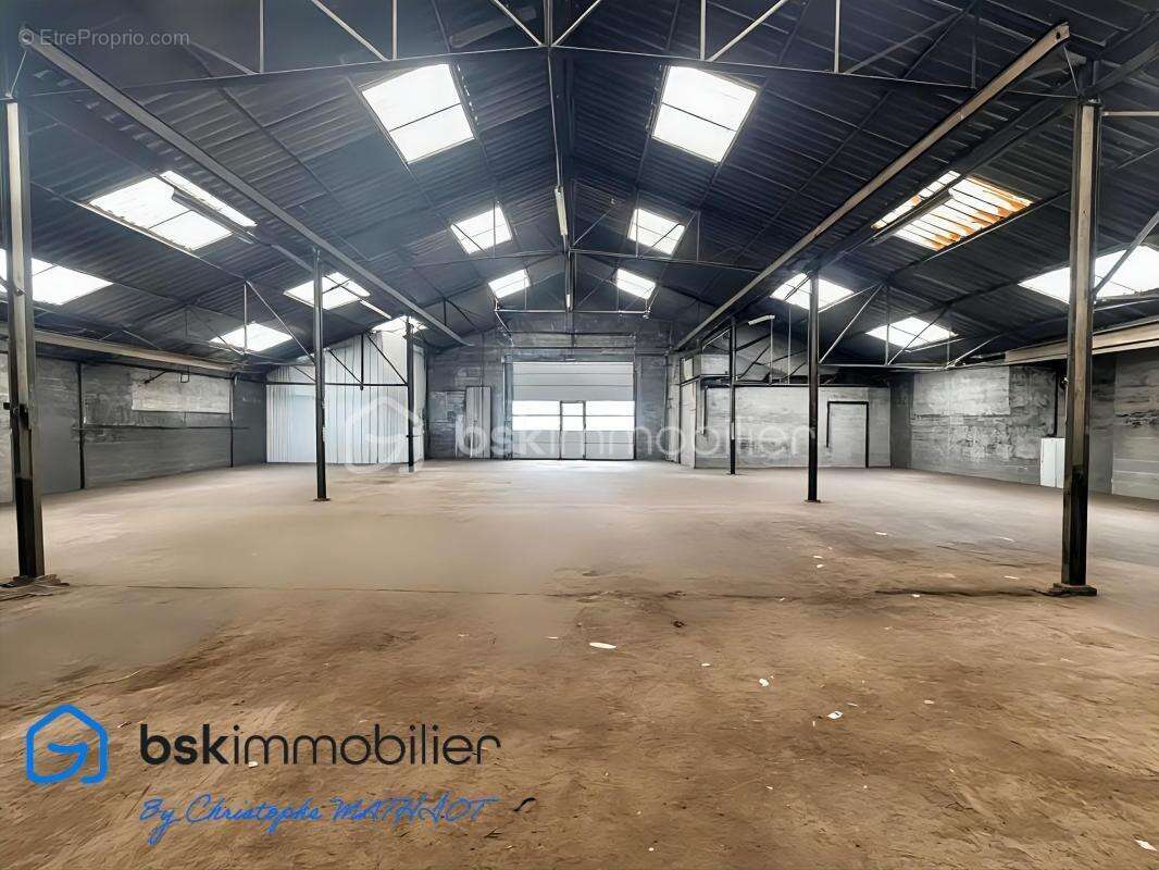 Bâtiment industriel de 1 700 m² sur terrain de 6 230 m² – Nombreuses possibilités d’exploitation ! - photo 20