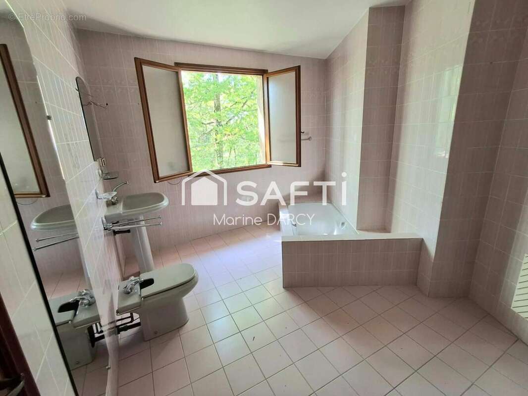 Maison 196 m² à Les Brunels  - photo 5