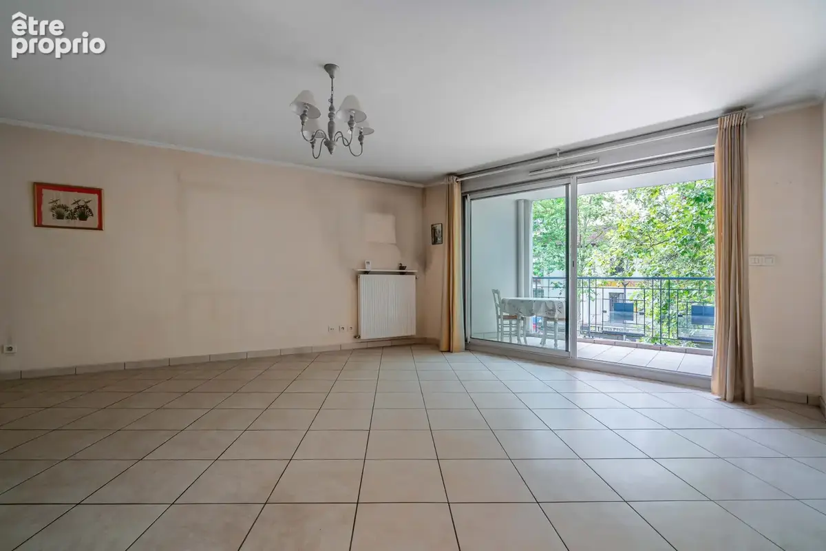 T4 de 100m2, trois chambres, au cœur du point du jour. - photo 3