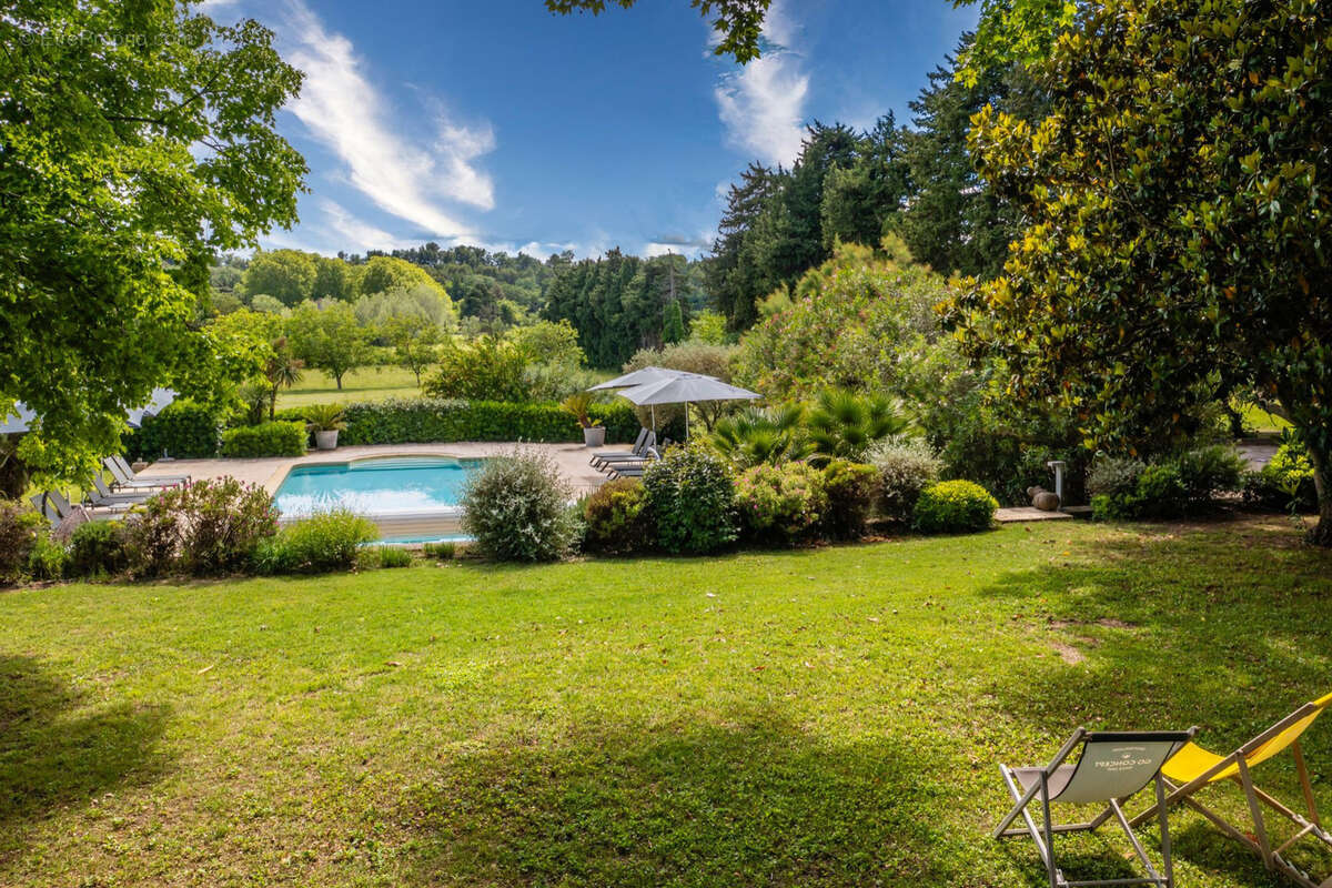 Mas en pierre rénové avec piscine - environnement intimiste - photo 4