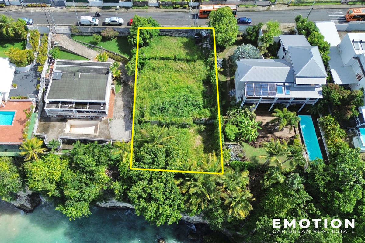 Terrain à LE GOSIER