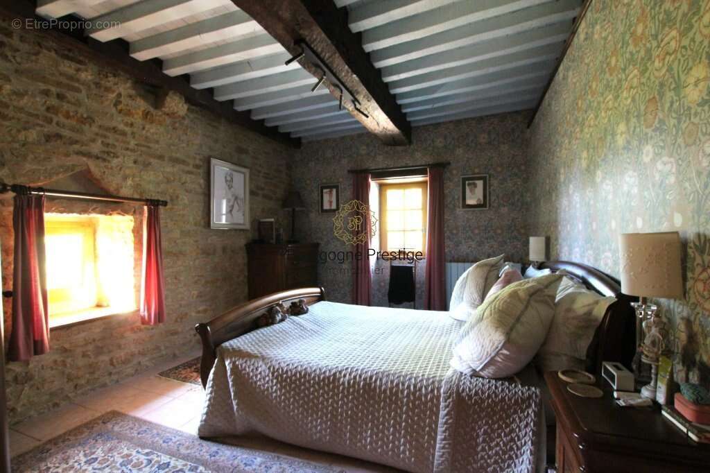 Authentique maison de famille en bourgogne de 263 m² avec 5 chambres - parc arbore de 3 041 m² et  dependances - photo 21
