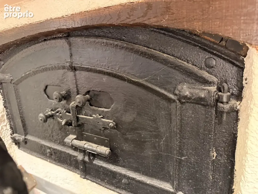 Ancien presbytère du XVIIIe siècle avec grange, piscine chauffée et jardins privés - photo 10