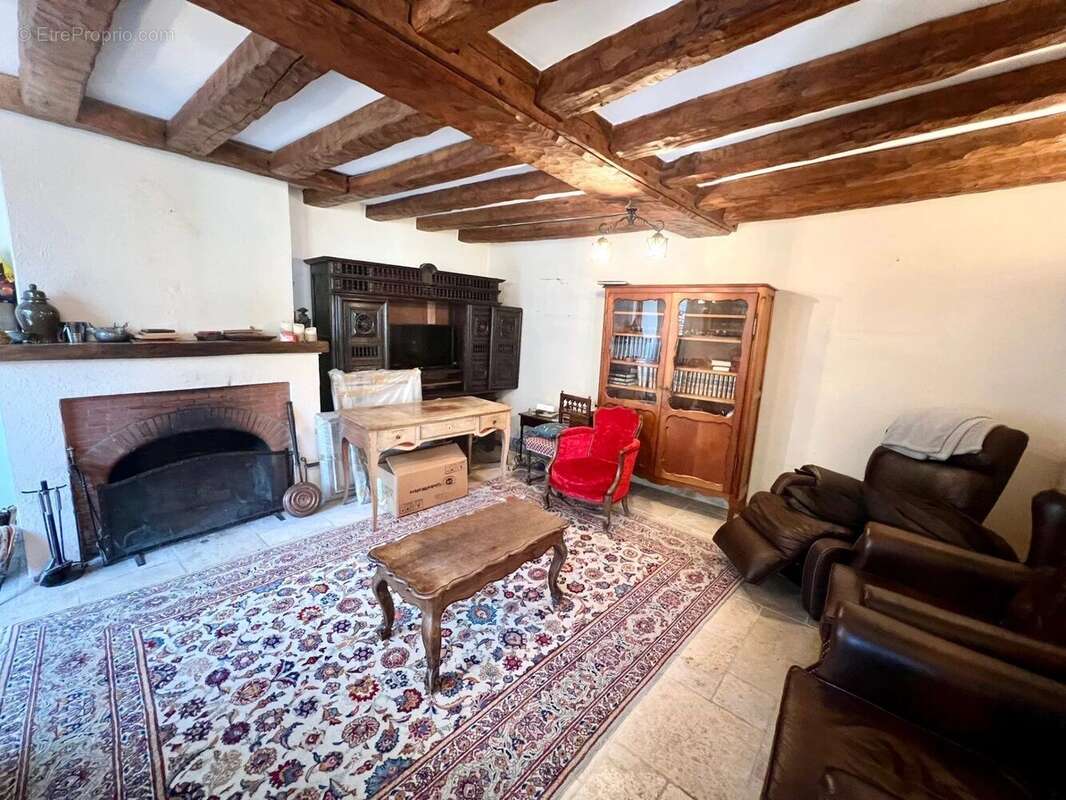 Maison à HOUDAN